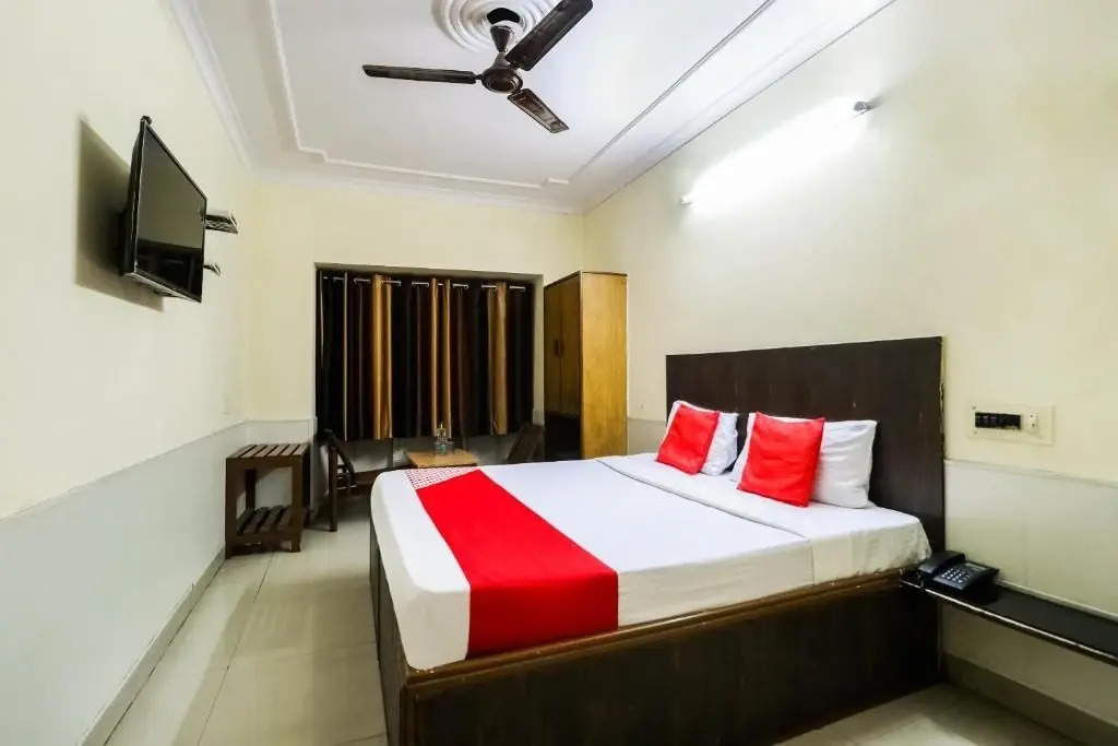 Лудхиана: Oyo Flagship 92815 Hotel Rising Sun