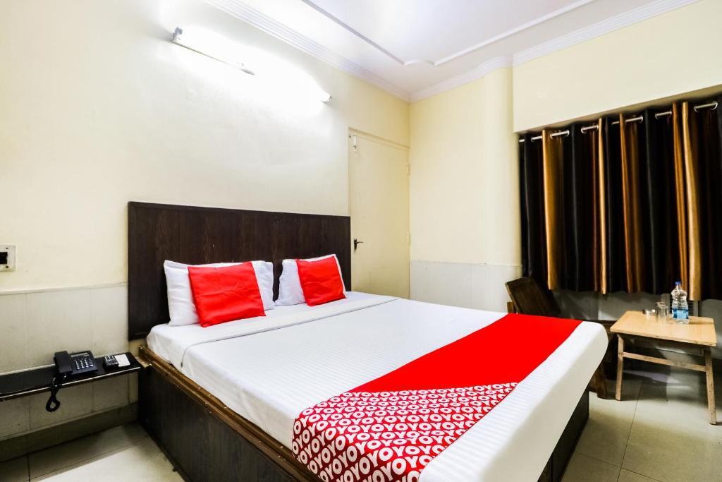 Лудхиана: Oyo Flagship 92815 Hotel Rising Sun