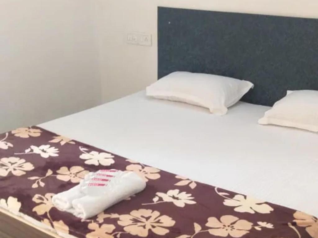Мератх: OYO 85195 Hotel Spark Inn