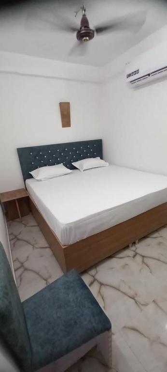 Мератх: Oyo 89572 Hotel Maharaja