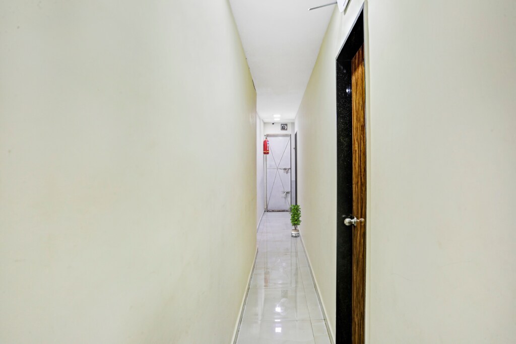 Мумбаи: Oyo 92129 Hotel S K Palace