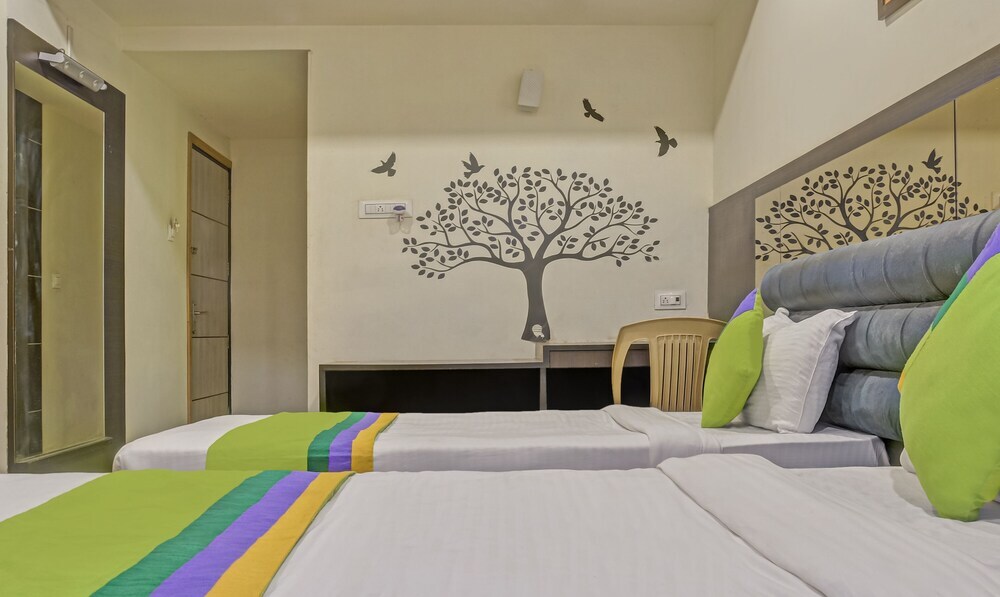 Нагпур: OYO Townhouse 81848 Hotel Dua Continental