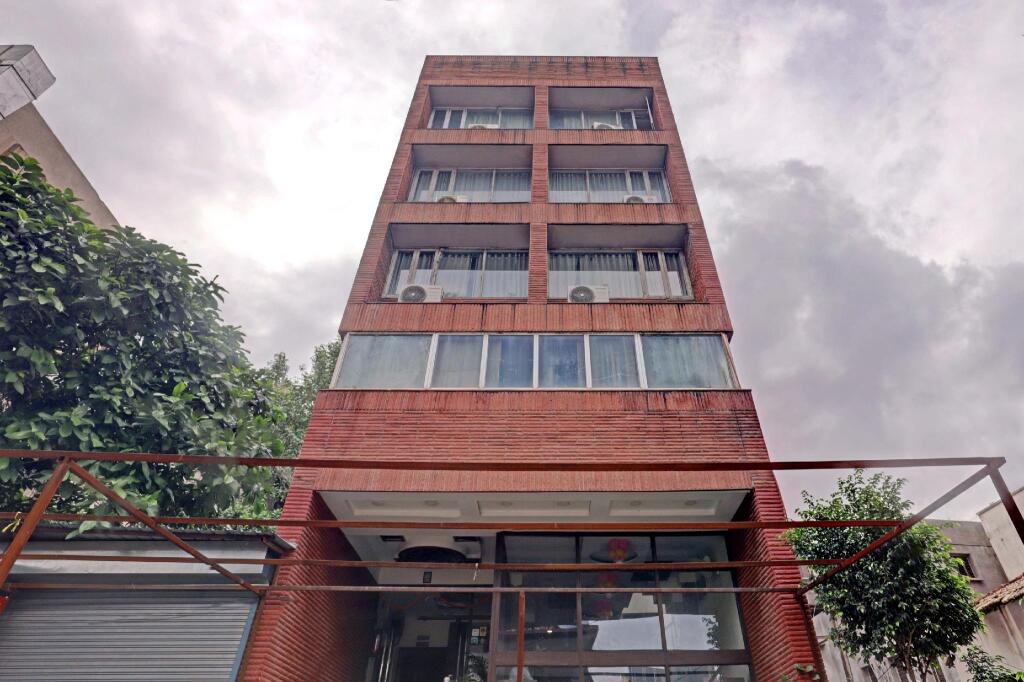 Нагпур: OYO Townhouse 81848 Hotel Dua Continental