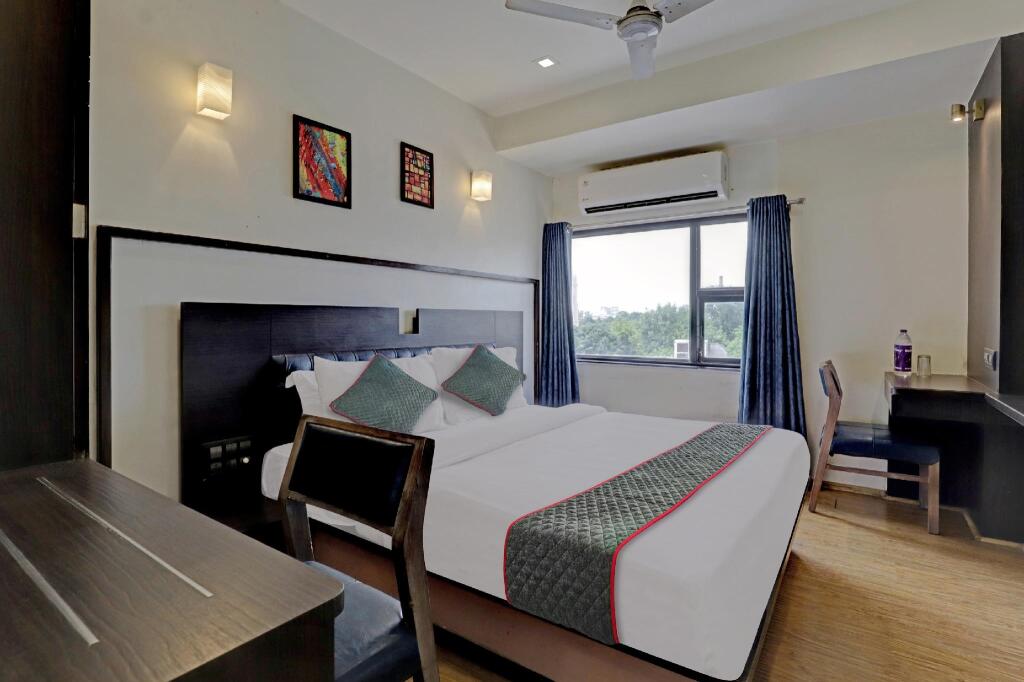 Нагпур: OYO Townhouse 81848 Hotel Dua Continental