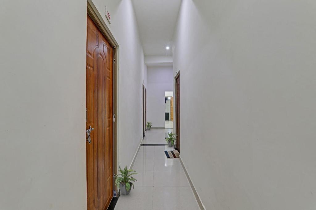 Сарнатх: OYO 89759 City Guest House