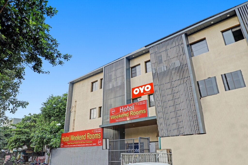 Сурат: OYO 90450 Hotel Weekend Rooms