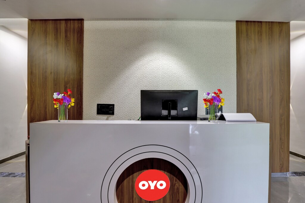 Сурат: Oyo Flagship 92431 Hotel Arihant
