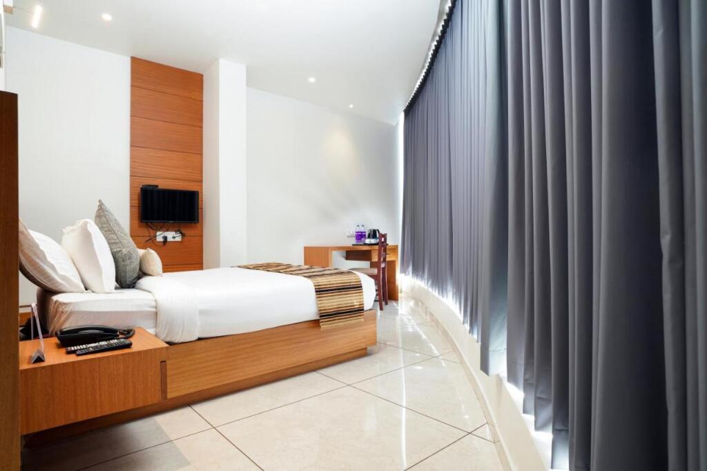 Кондотти: Nexstay River Mouth International