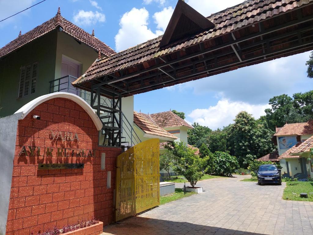 Атирапалли: Vajra Ayurveda and Yoga Retreat