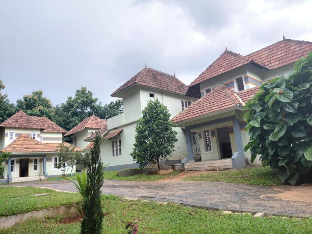 Атирапалли: Vajra Ayurveda and Yoga Retreat