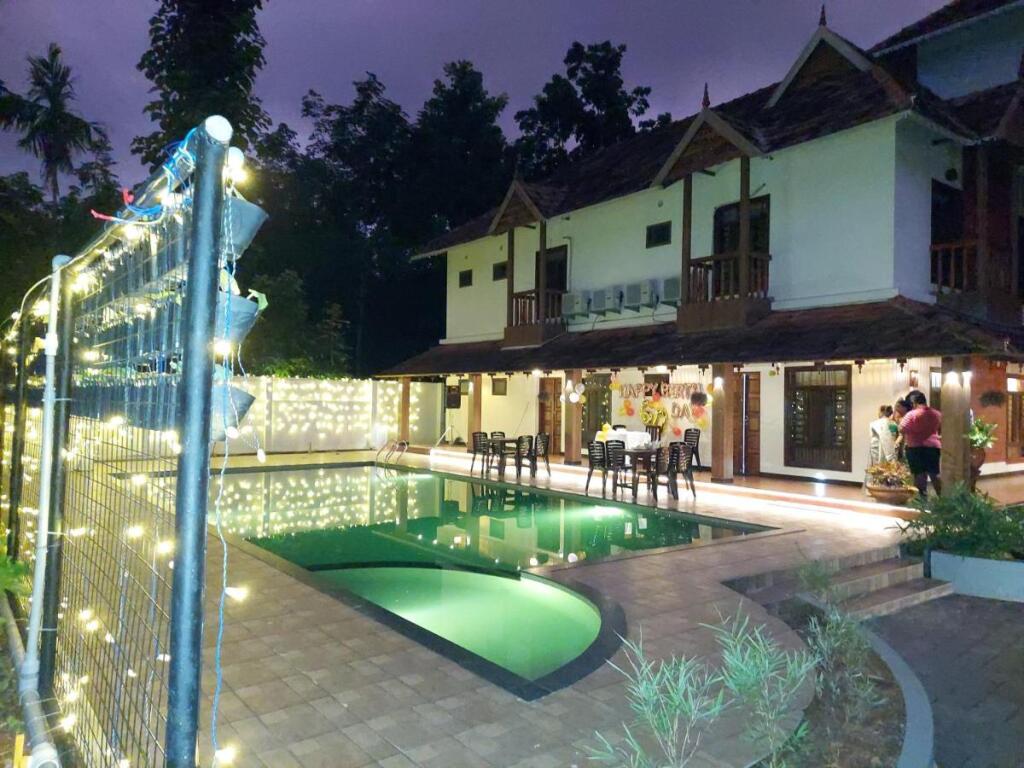 Атирапалли: Vajra Ayurveda and Yoga Retreat