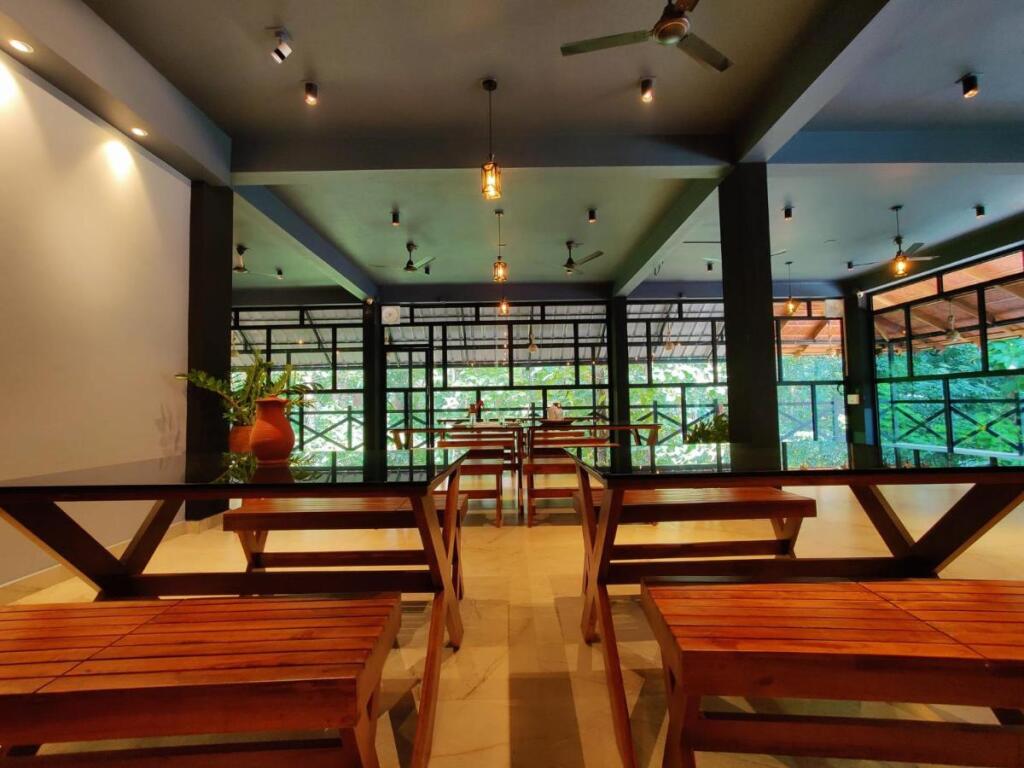Атирапалли: Vajra Ayurveda and Yoga Retreat