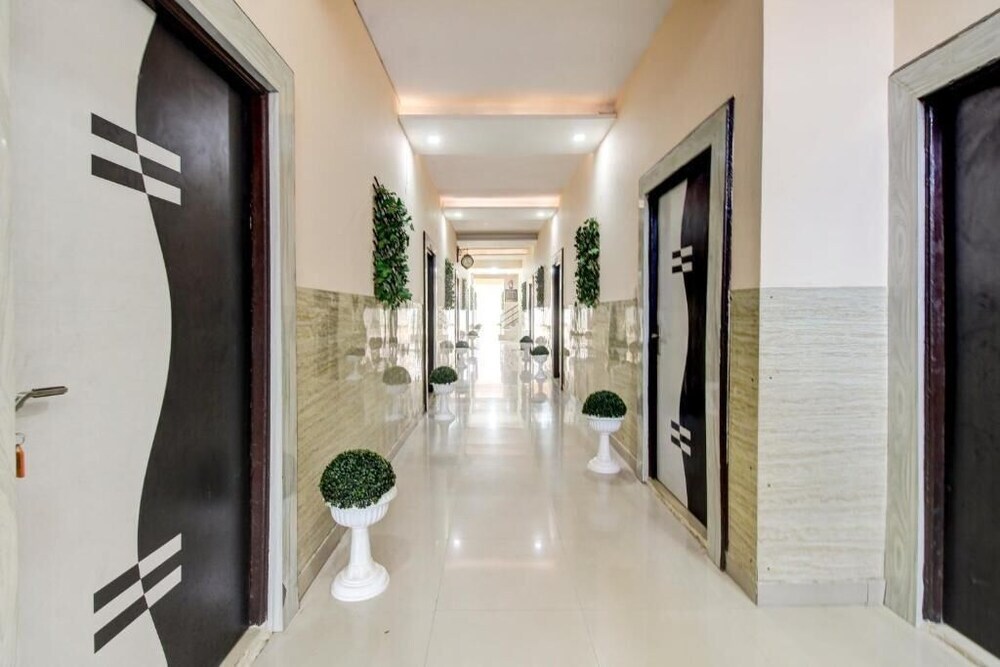 Вриндаван: Elegance Resort