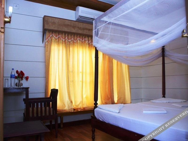 Аллеппи: Indraprastham Houseboat