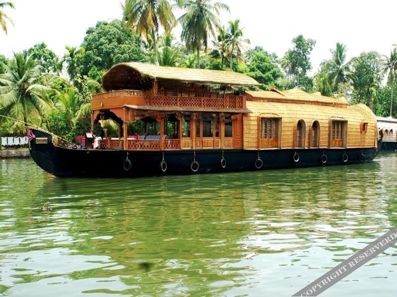 Аллеппи: Indraprastham Houseboat