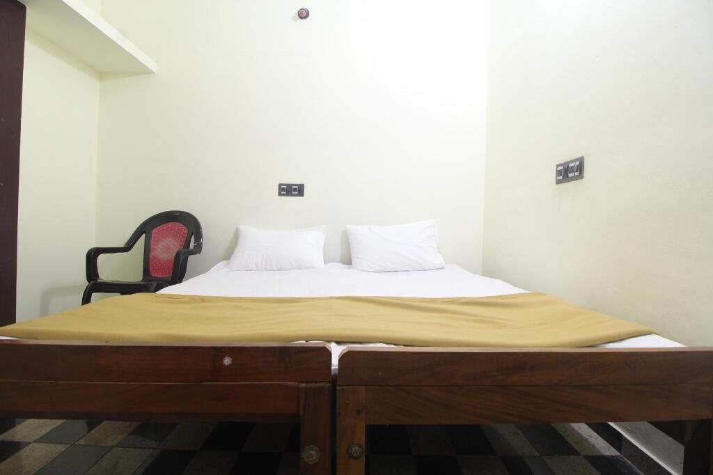 Ковалам: Hotel Brishen and Gavins Inn