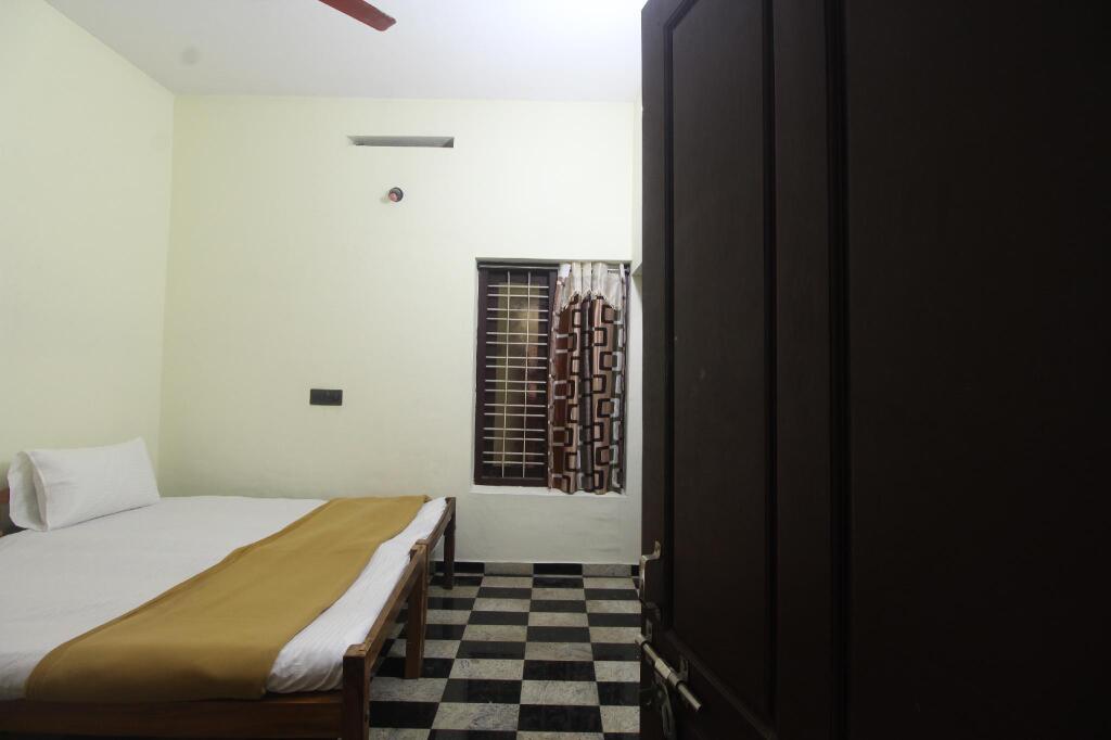 Ковалам: Hotel Brishen and Gavins Inn