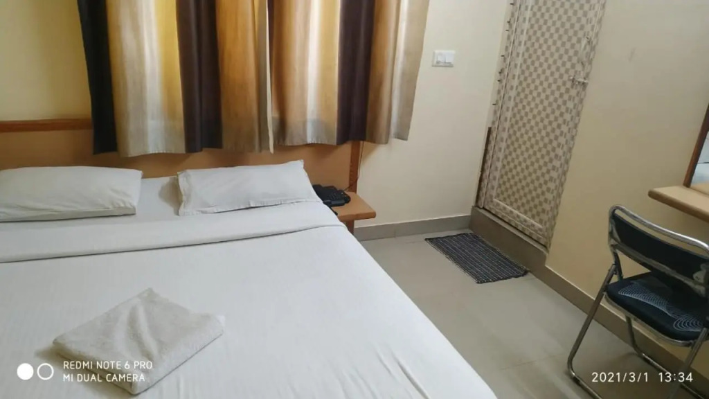 Ковалам: Hotel Brishen and Gavins Inn