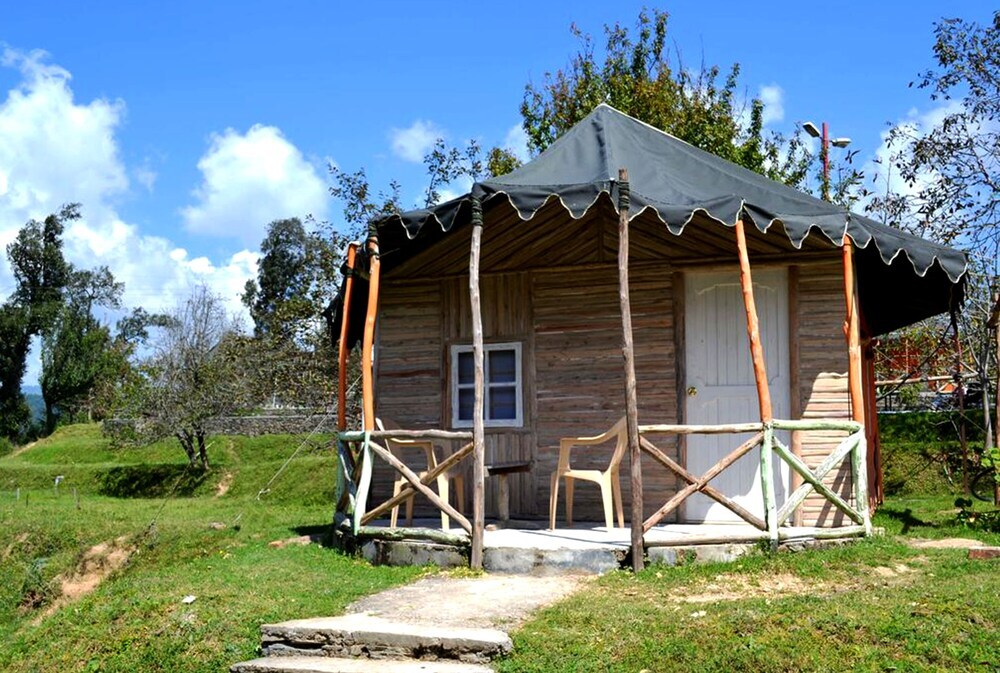 Куфри: Jungle Livinn Camps and Retreat