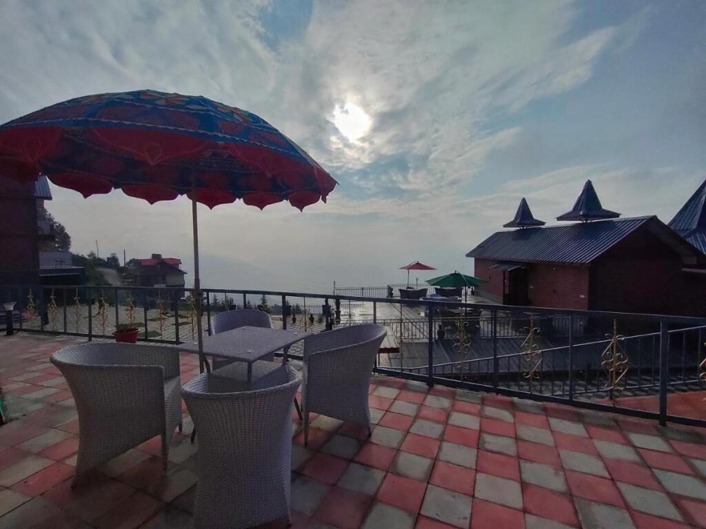 Куфри: The Castle Resort Fagu