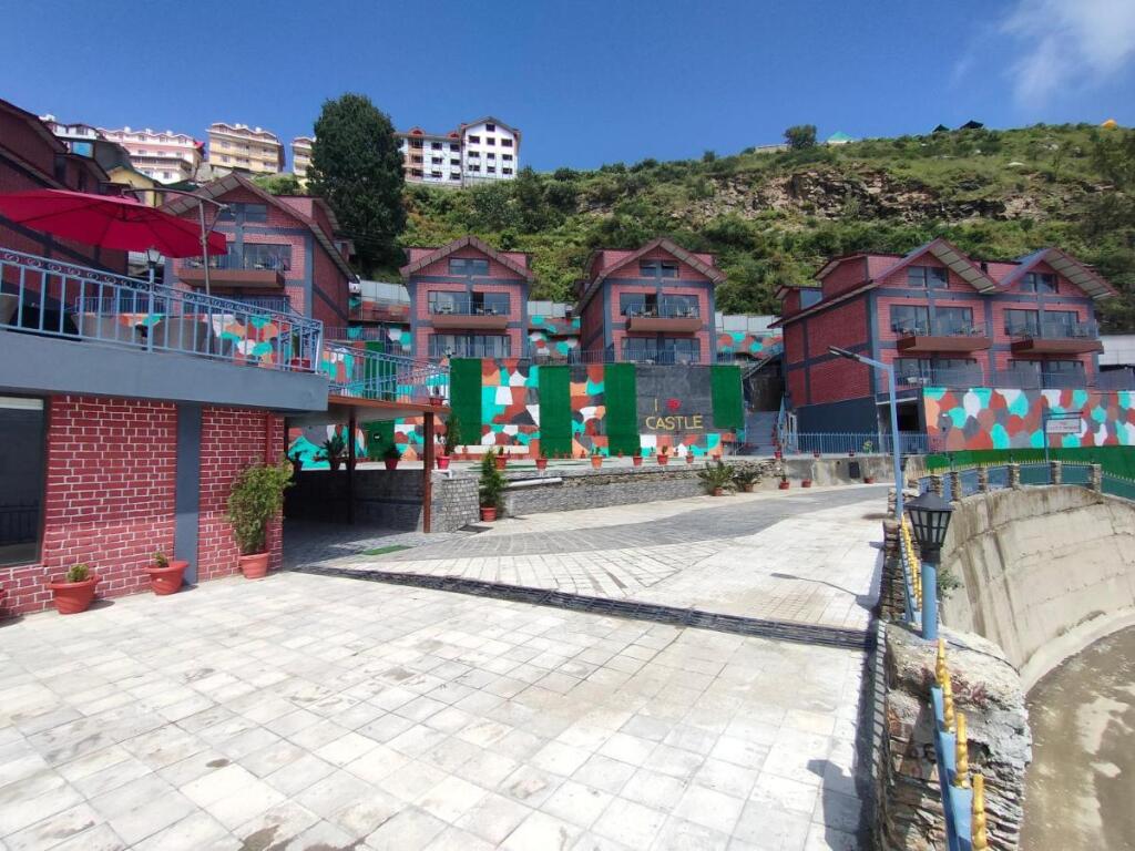 Куфри: The Castle Resort Fagu