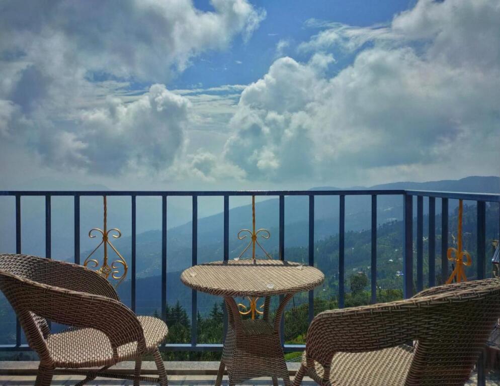 Куфри: The Castle Resort Fagu