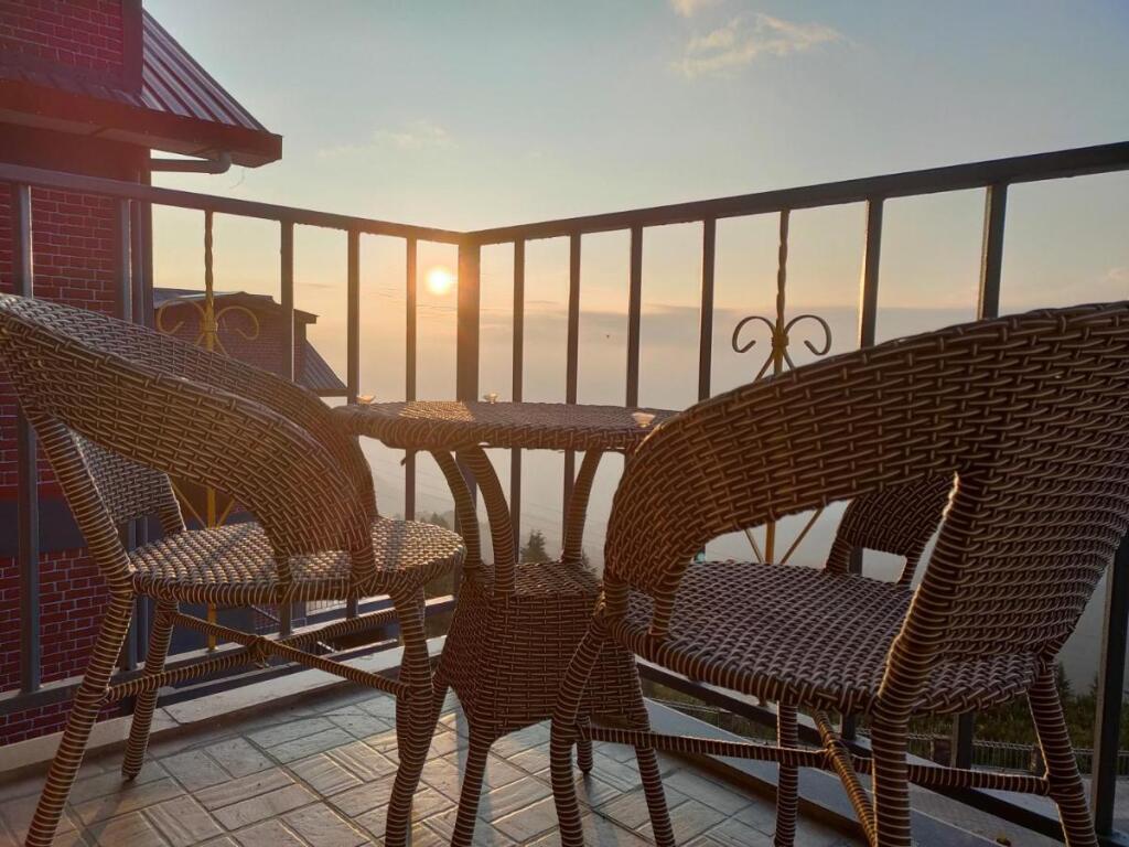Куфри: The Castle Resort Fagu