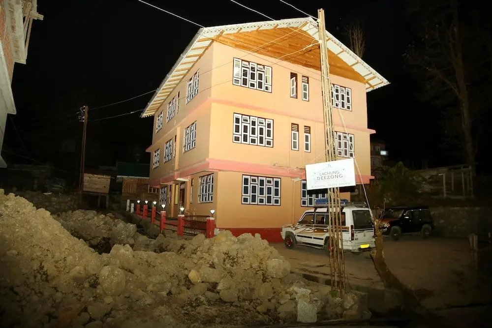 Лачунг: Rufina Lachung Deezong