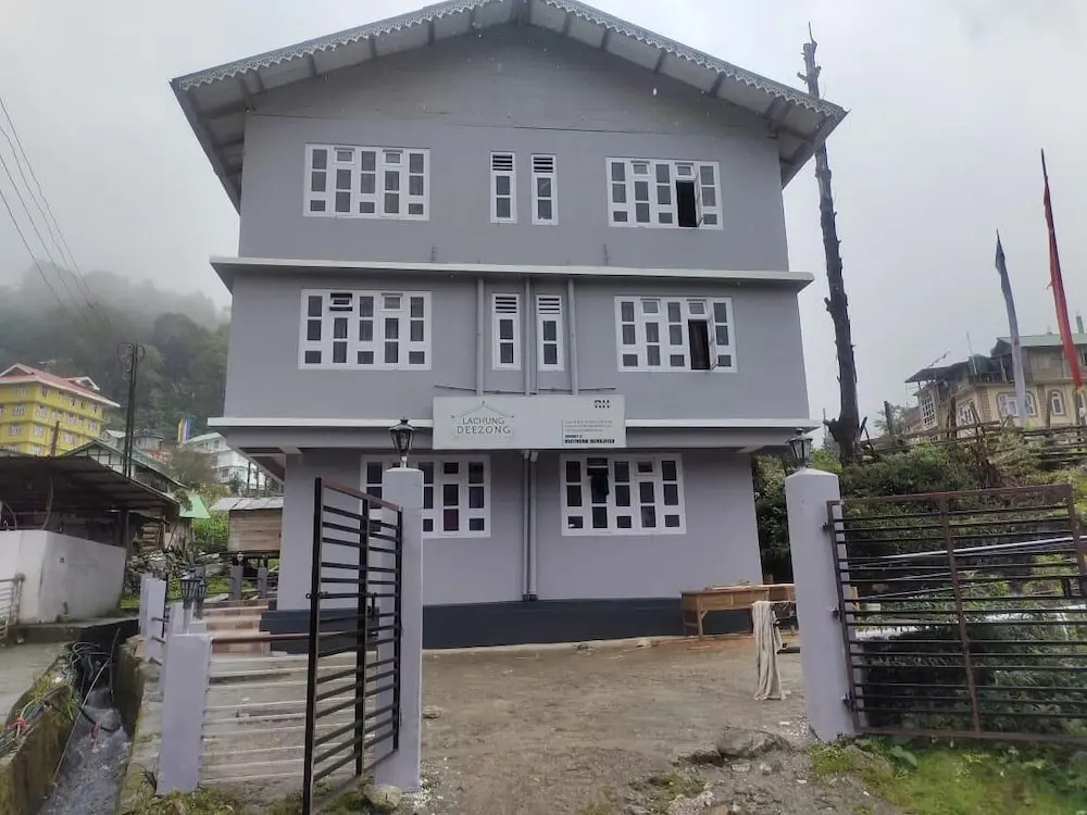 Лачунг: Rufina Lachung Deezong