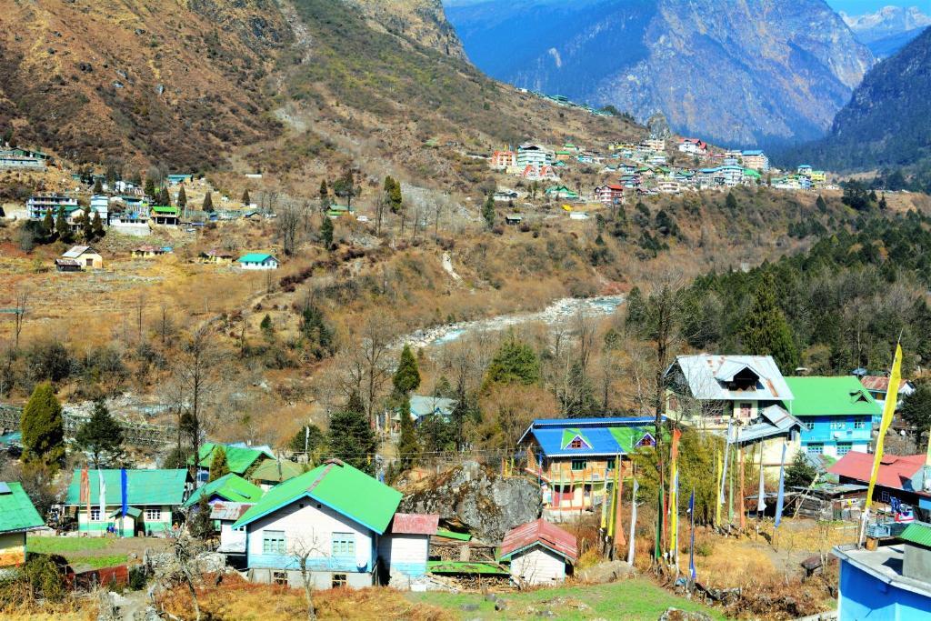 Лачунг: Rufina Lachung De'Crown