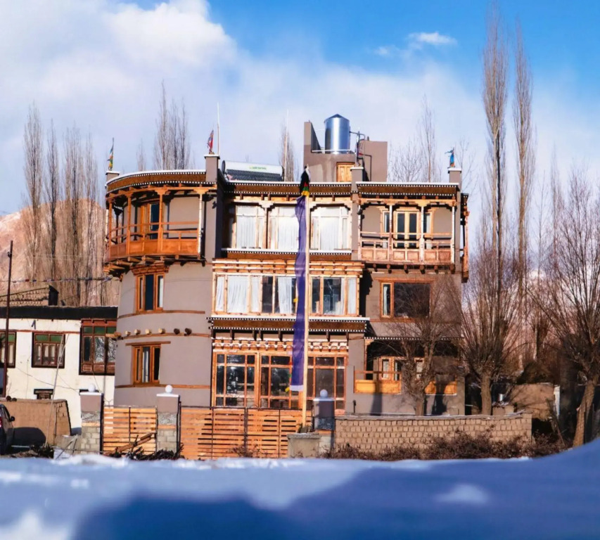 Лех: Dakpa House