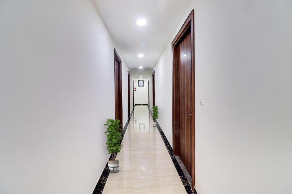 Агра: Collection O 701138 Hotel Golden Grand