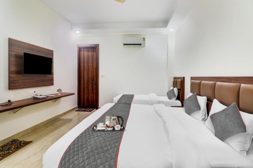 Агра: Collection O 701138 Hotel Golden Grand