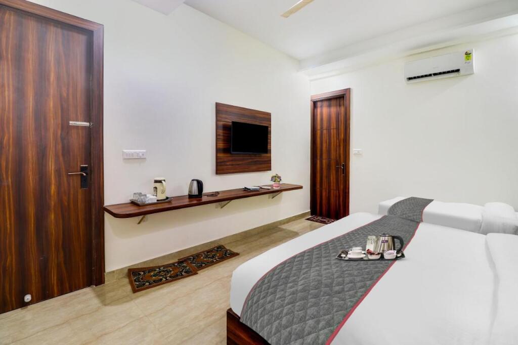 Агра: Collection O 701138 Hotel Golden Grand