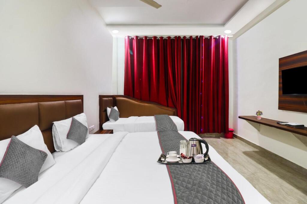 Агра: Collection O 701138 Hotel Golden Grand