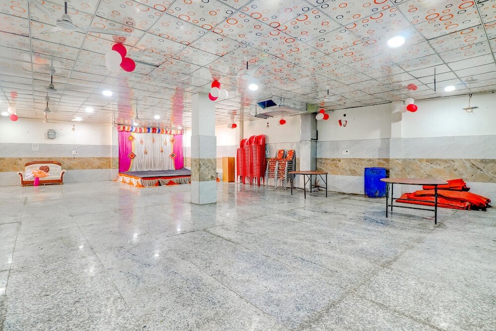 Агра: Fabhotel Chahat Palace