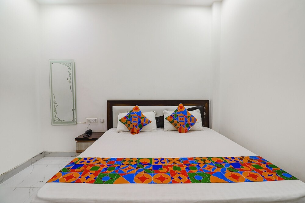 Агра: Fabhotel Chahat Palace