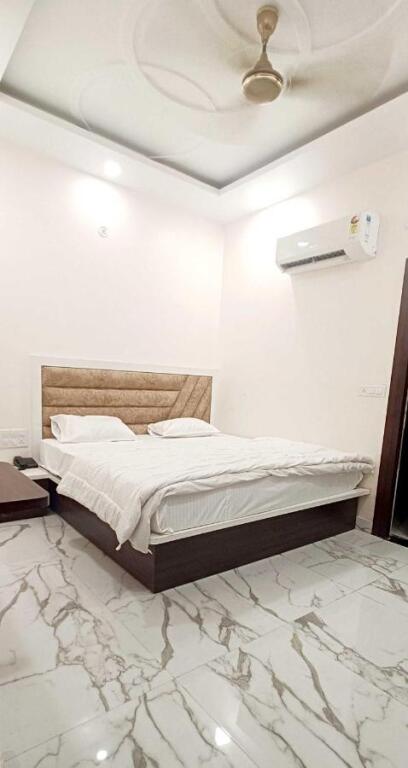 Aligarh: OYO 701490 Hotel Sharma Ji Inn