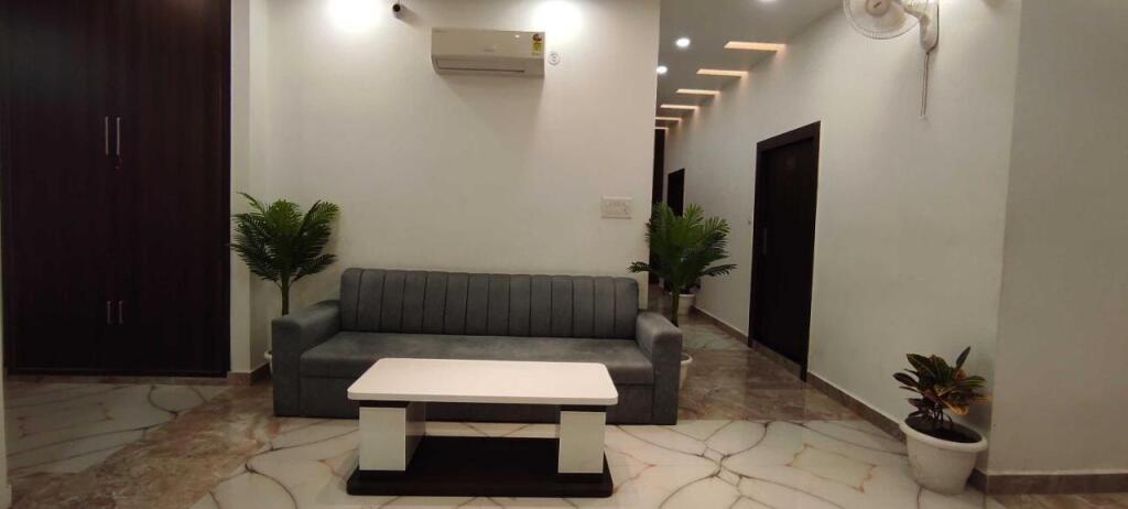 Aligarh: OYO 701490 Hotel Sharma Ji Inn