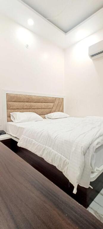 Aligarh: OYO 701490 Hotel Sharma Ji Inn