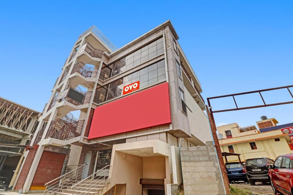Бангалор: Oyo Flagship 701068 Gn Nelli Suites