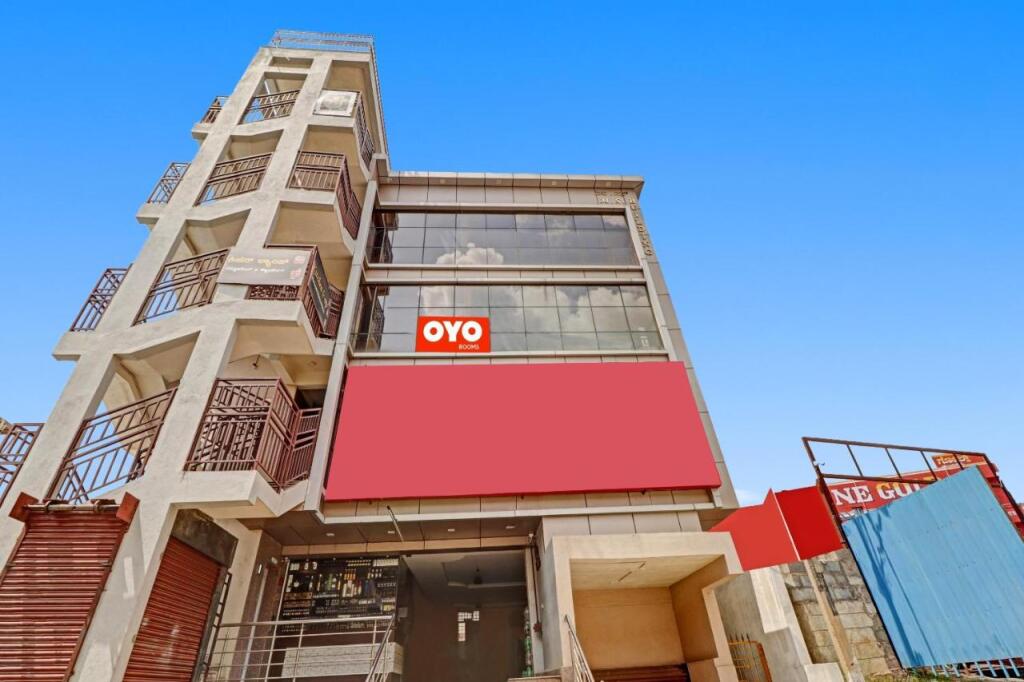 Бангалор: Oyo Flagship 701068 Gn Nelli Suites