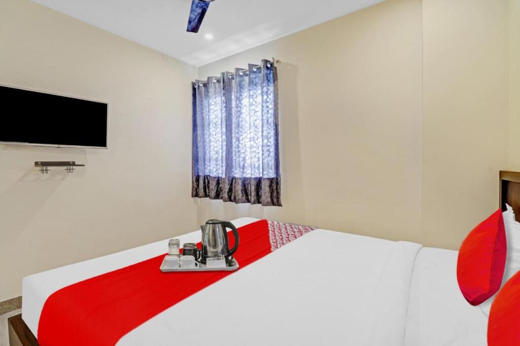 Бангалор: Oyo Flagship 701068 Gn Nelli Suites