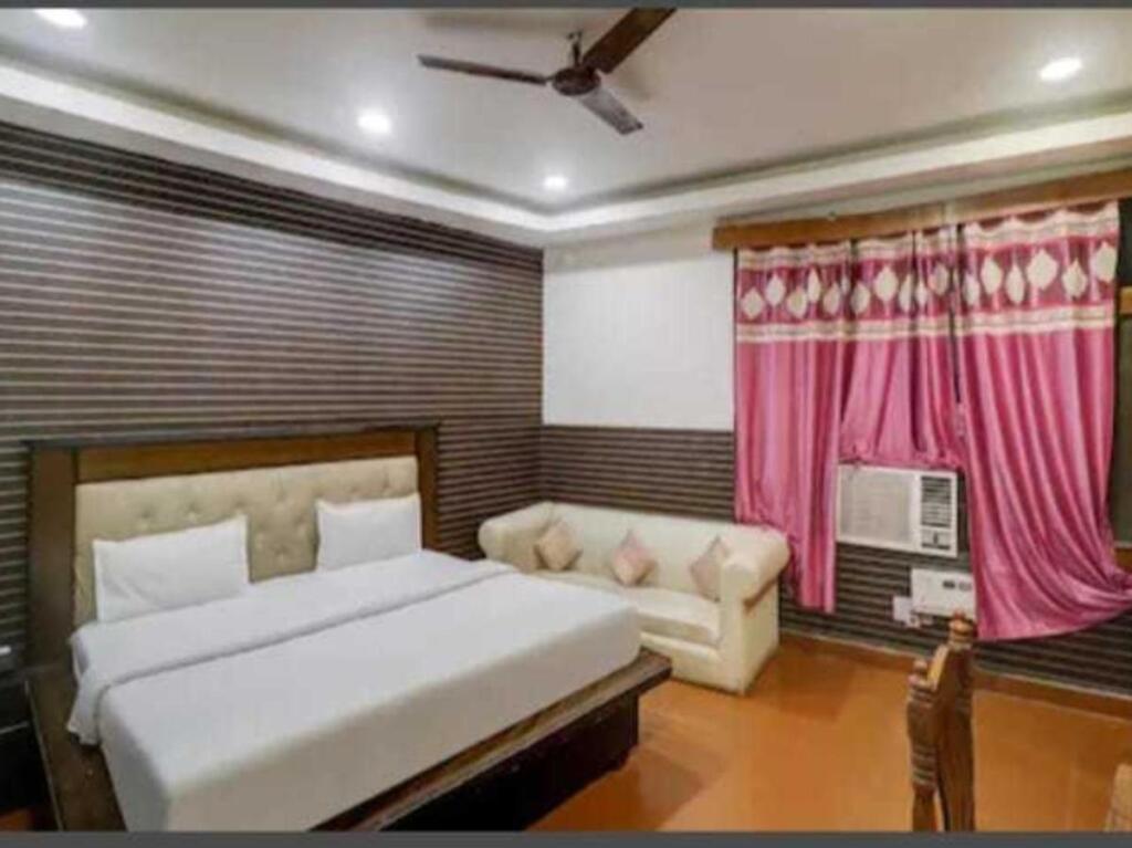Чандигарх: OYO 93694 Hotel New Royal Plaza