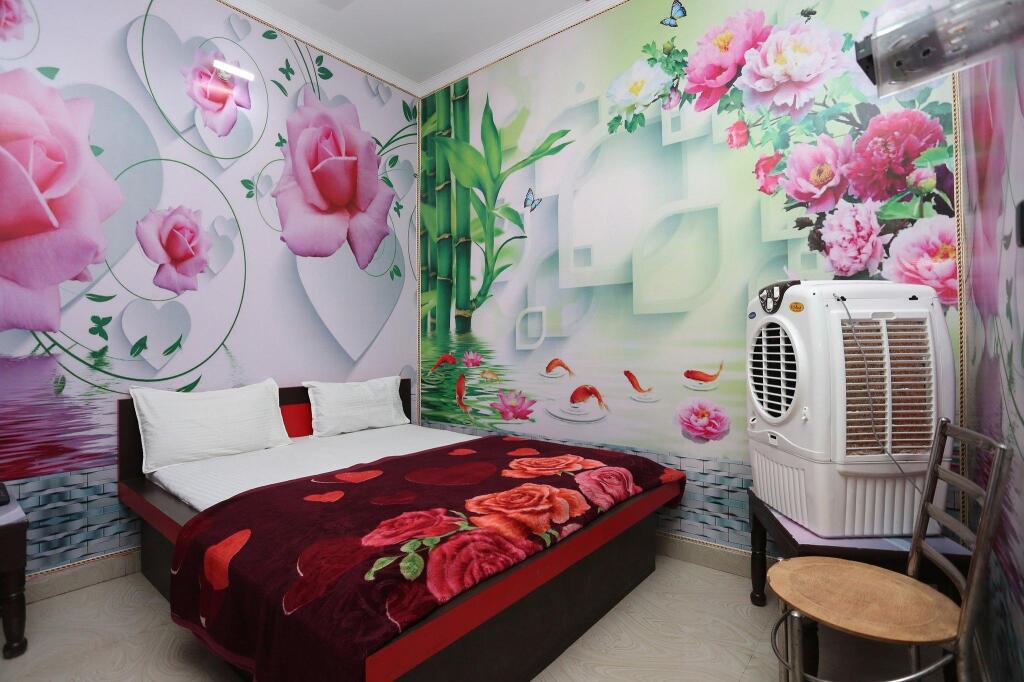 Фаридабад: OYO Flagship 39843 Hotel 999