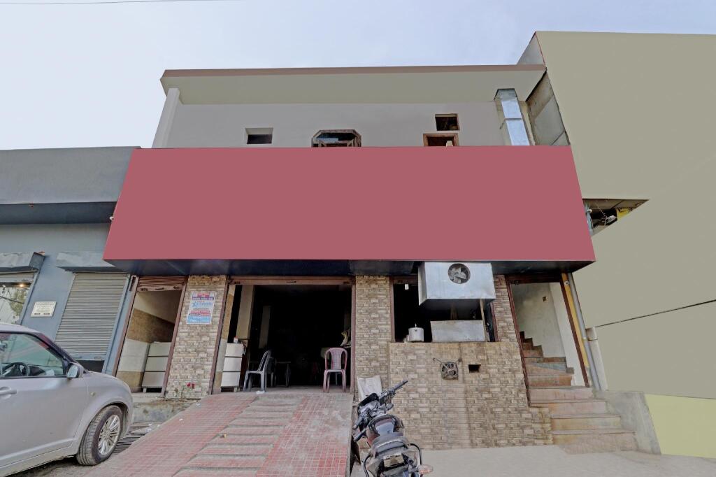 Газиабад: OYO GZB338 Redison Inn