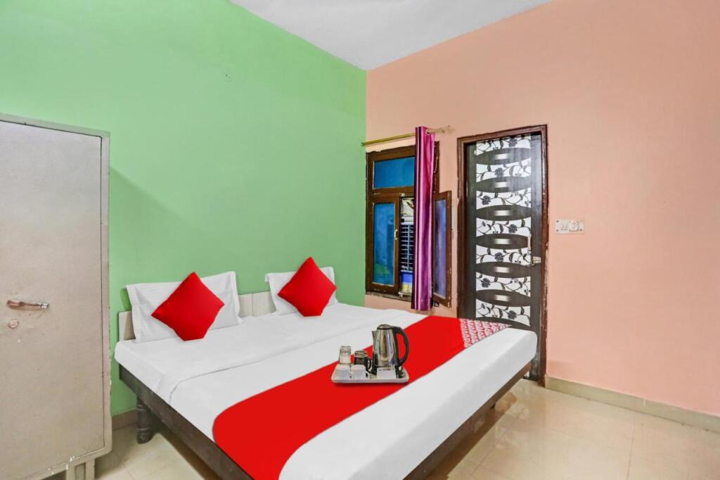 Гуруграм: Oyo Flagship 701876 Second Home Guest House