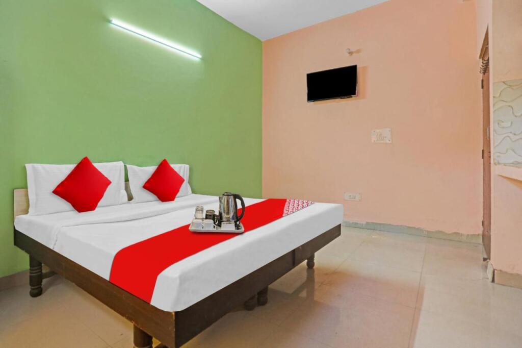 Гуруграм: Oyo Flagship 701876 Second Home Guest House