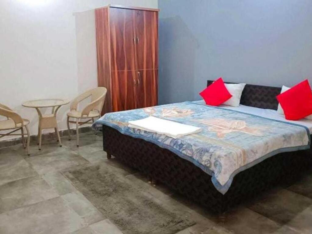 Гуруграм: Oyo Flagship 90798 Rajvanshi Palace 2