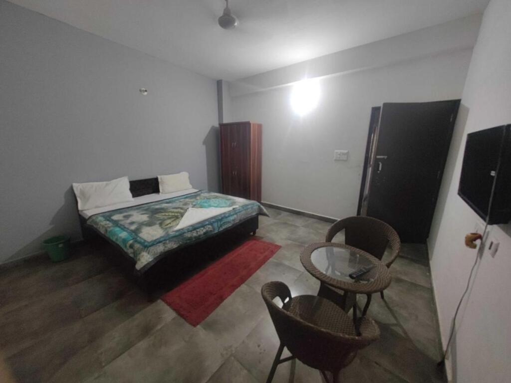 Гуруграм: Oyo Flagship 90798 Rajvanshi Palace 2